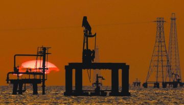 Precios del petróleo se disparan más de 5% tras declaración de Trump sobre Irán