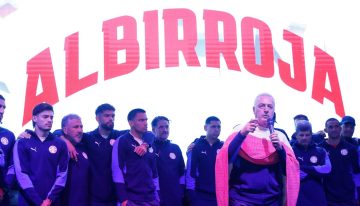 Paraguay recibió como héroes a sus jugadores tras la eliminación del Mundial: el mensaje de Santiago Peña y la continuidad de Gustavo Alfaro
