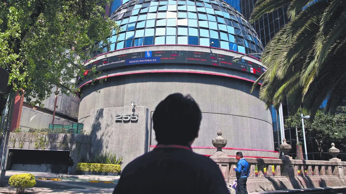 Bolsa mexicana cierra con pérdidas; acciones de Banorte lideraron las caídas