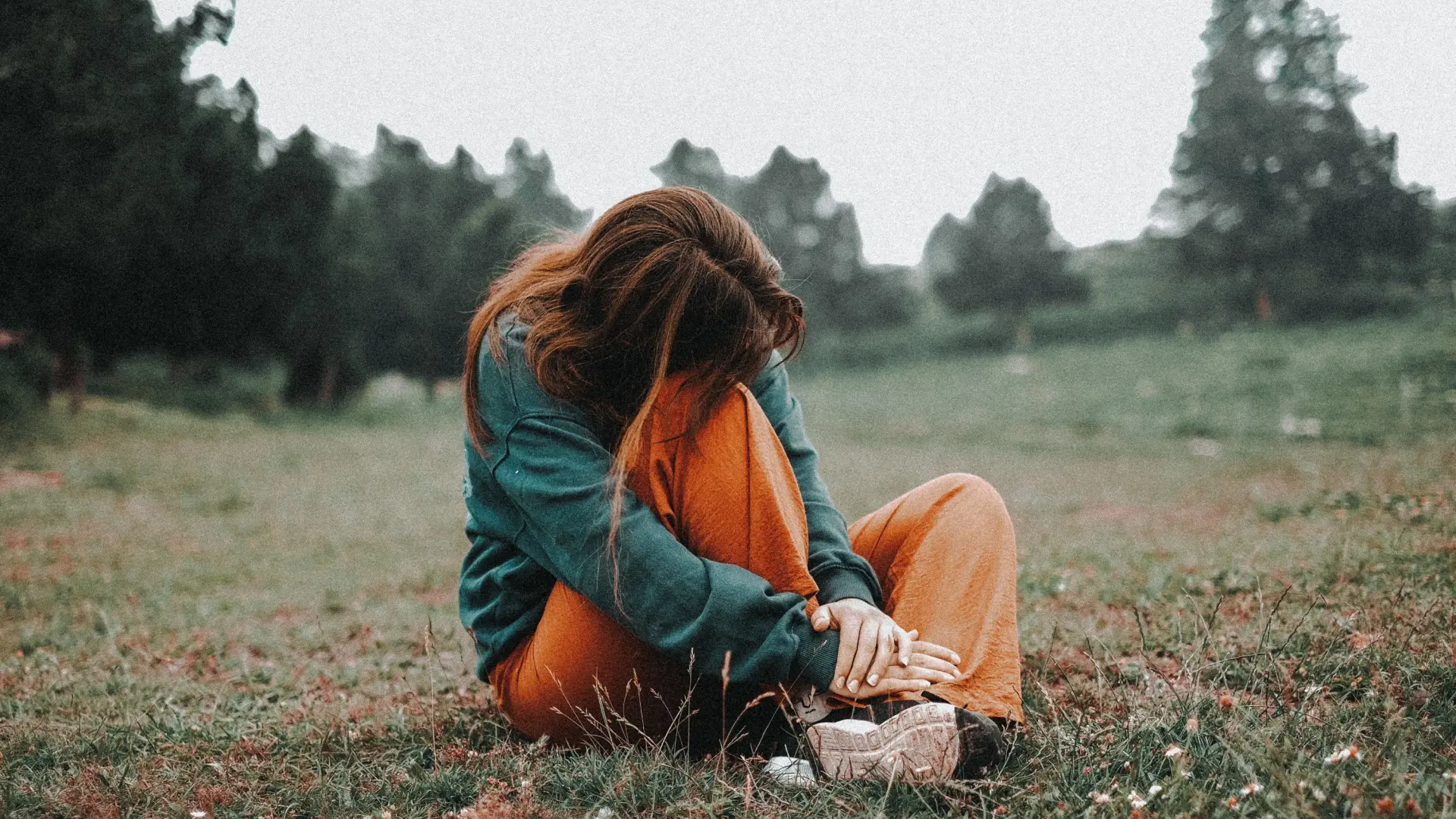 La psicología explica qué significa que una persona se disculpe constantemente