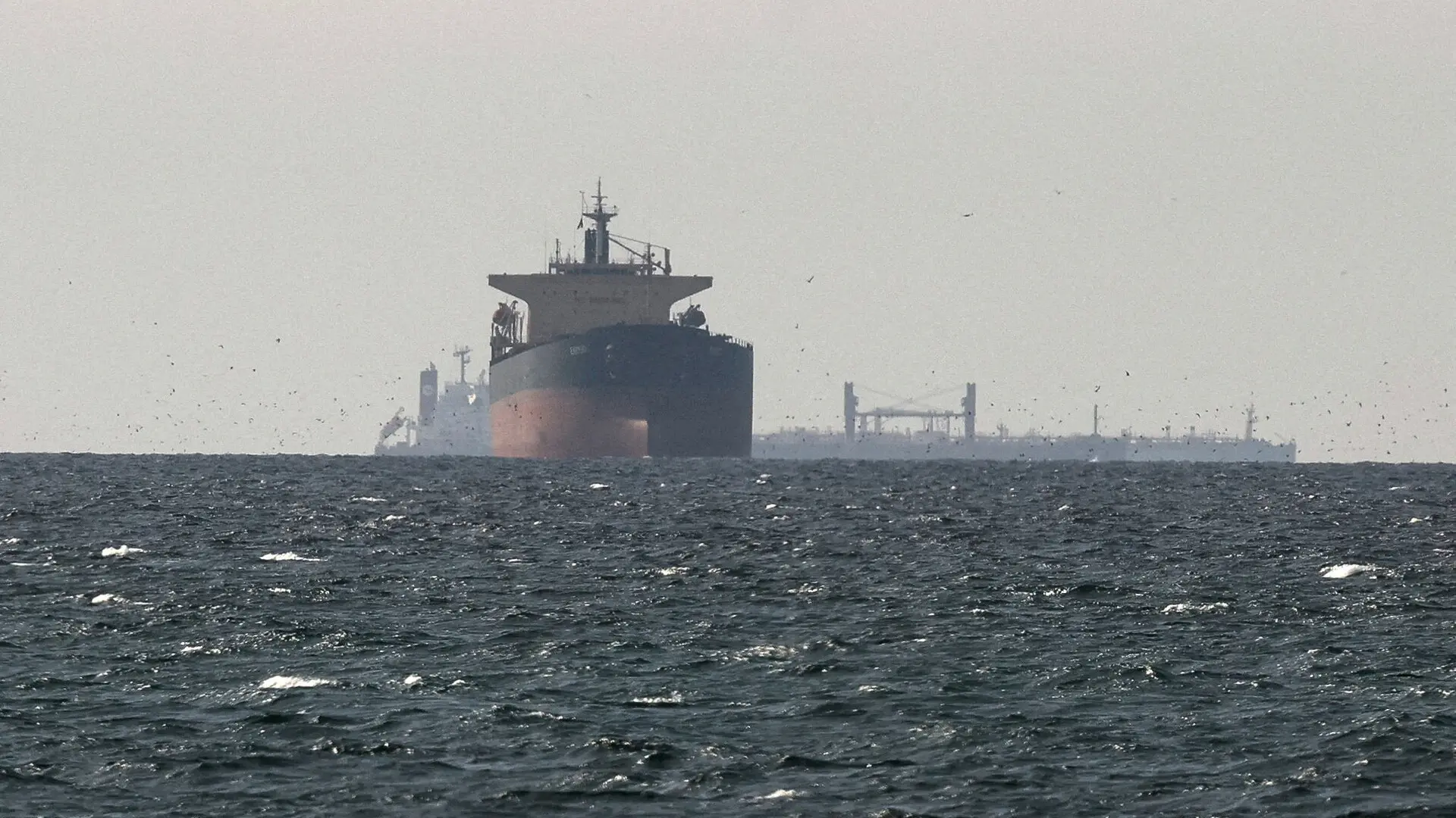 EEUU revoca la autorización para la venta de petróleo iraní tras los ataques en Ormuz