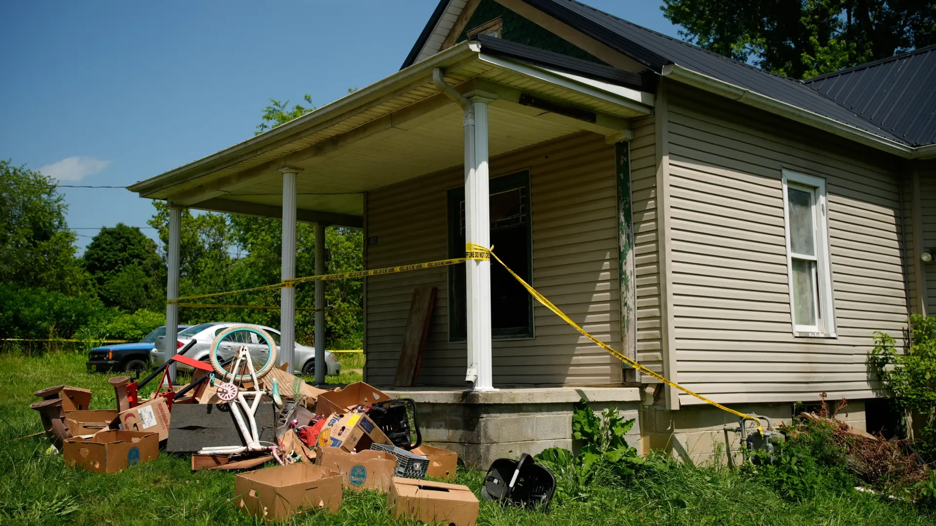 Entre excrementos y confinados en una sola habitación: rescatan en Ohio a 16 niños que vivían en peores condiciones que «el ganado»