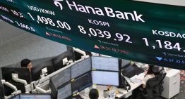 La bolsa de Seúl cierra con caídas de casi 8%; SK Hynix y Samsung pierden hasta 12%