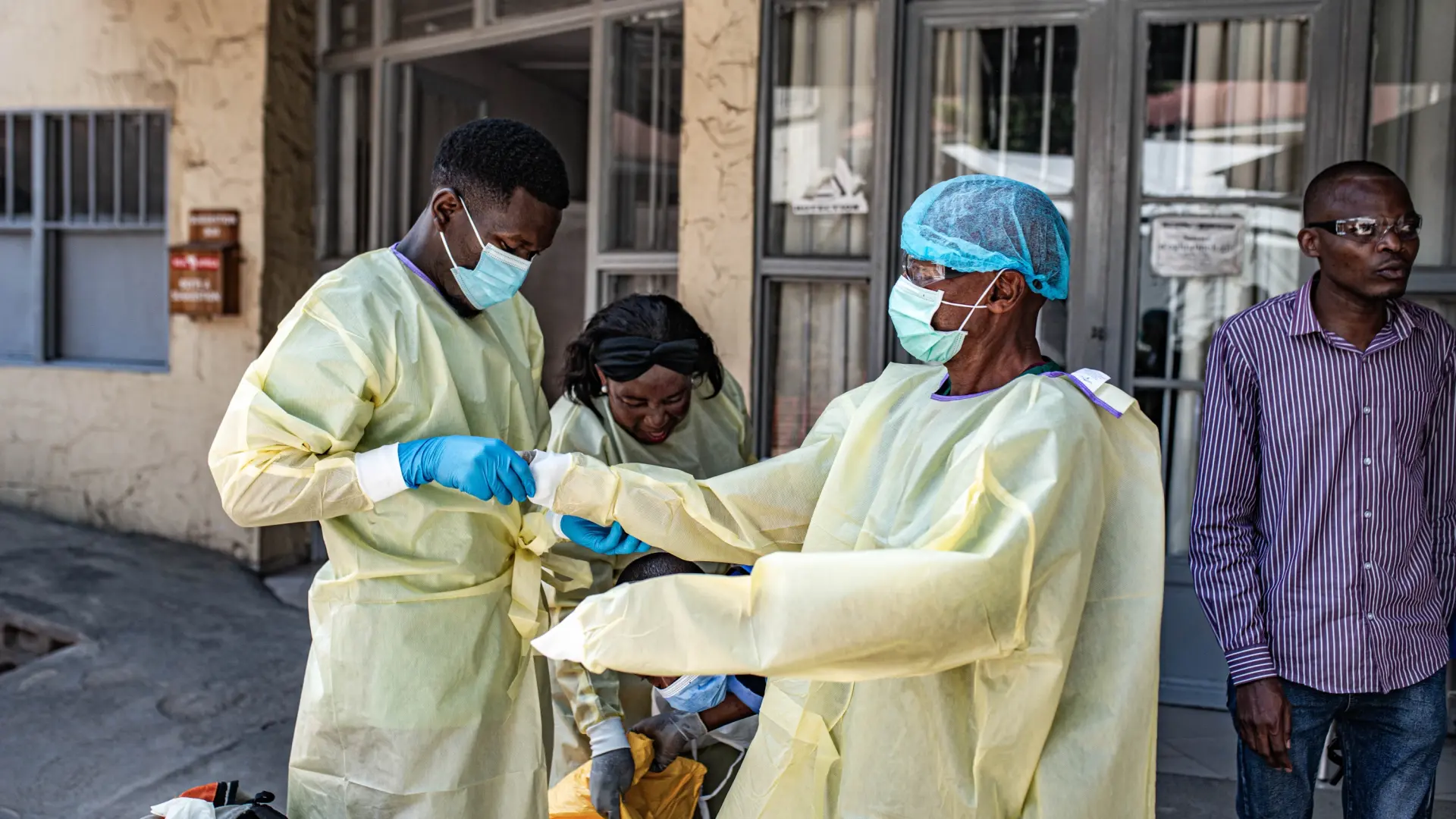 La OMS anuncia el inicio de un ensayo clínico para evaluar nuevos tratamientos contra el ébola en la República Democrática del Congo