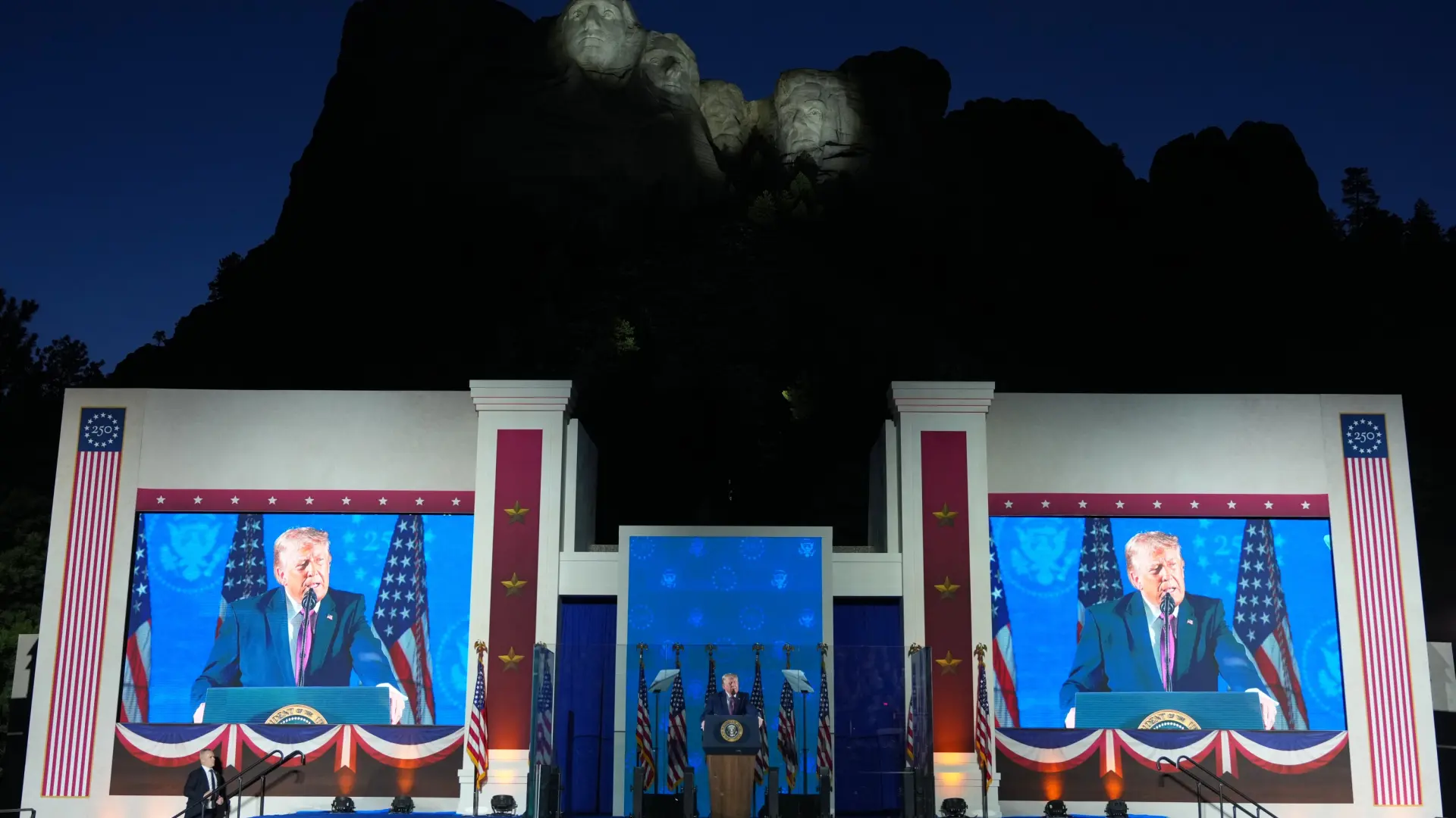 Trump celebra desde el Monte Rushmore el 250 aniversario de EEUU: «Somos la nación más libre y fuerte de la historia»