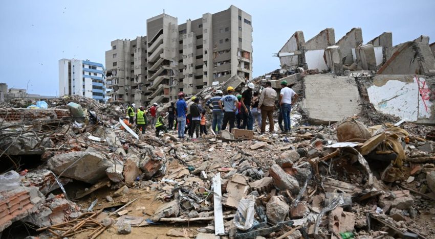 Venezuela eleva a 2,954 el balance de muertos por terremotos en La Guaira
