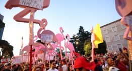 Miles de personas protestan en Albania contra proyecto turístico ligado a Trump
