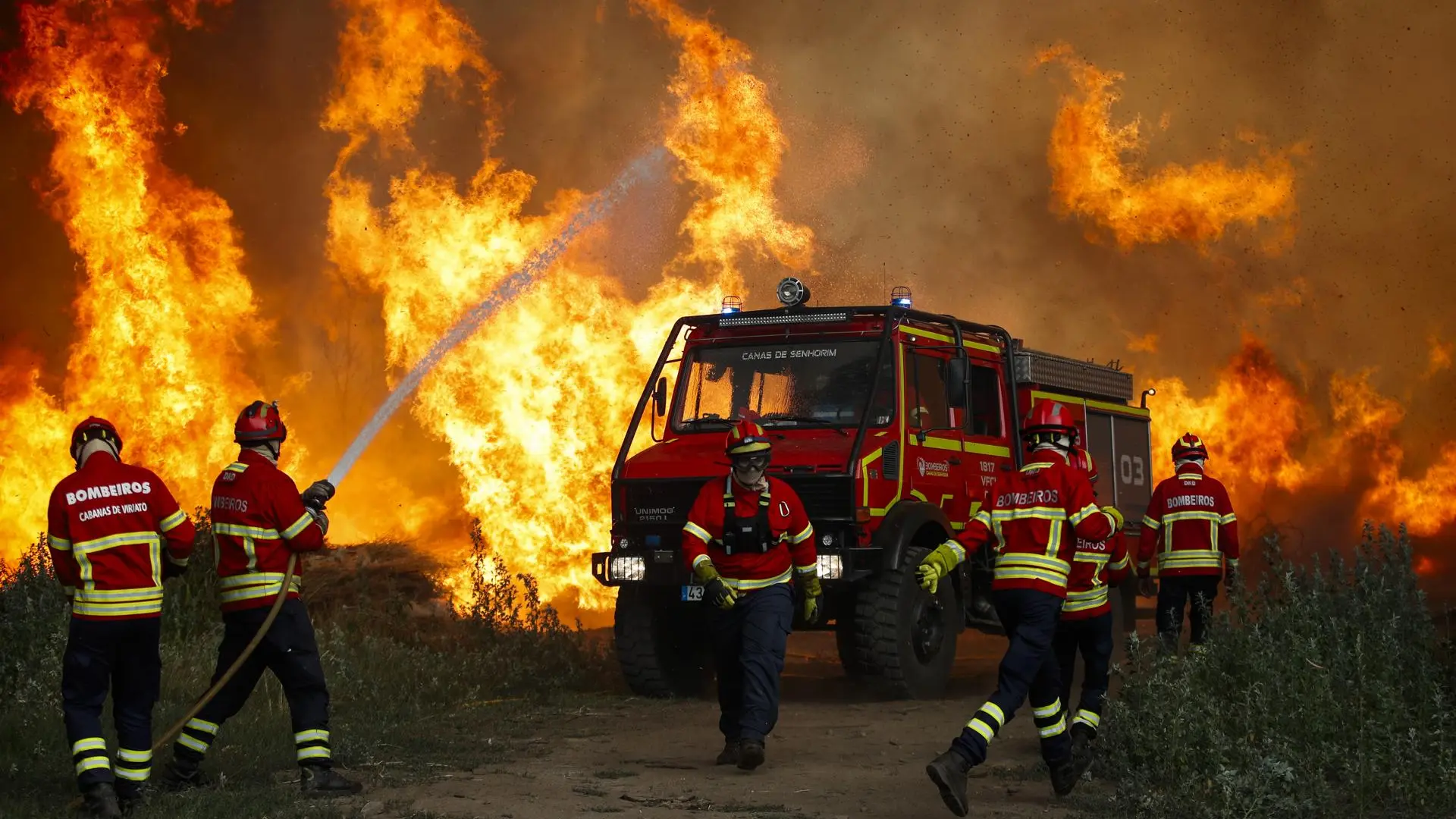 Portugal se enfrenta a su peor ola de incendios del verano: un gran fuego al norte del país ha arrasado ya 13.000 hectáreas