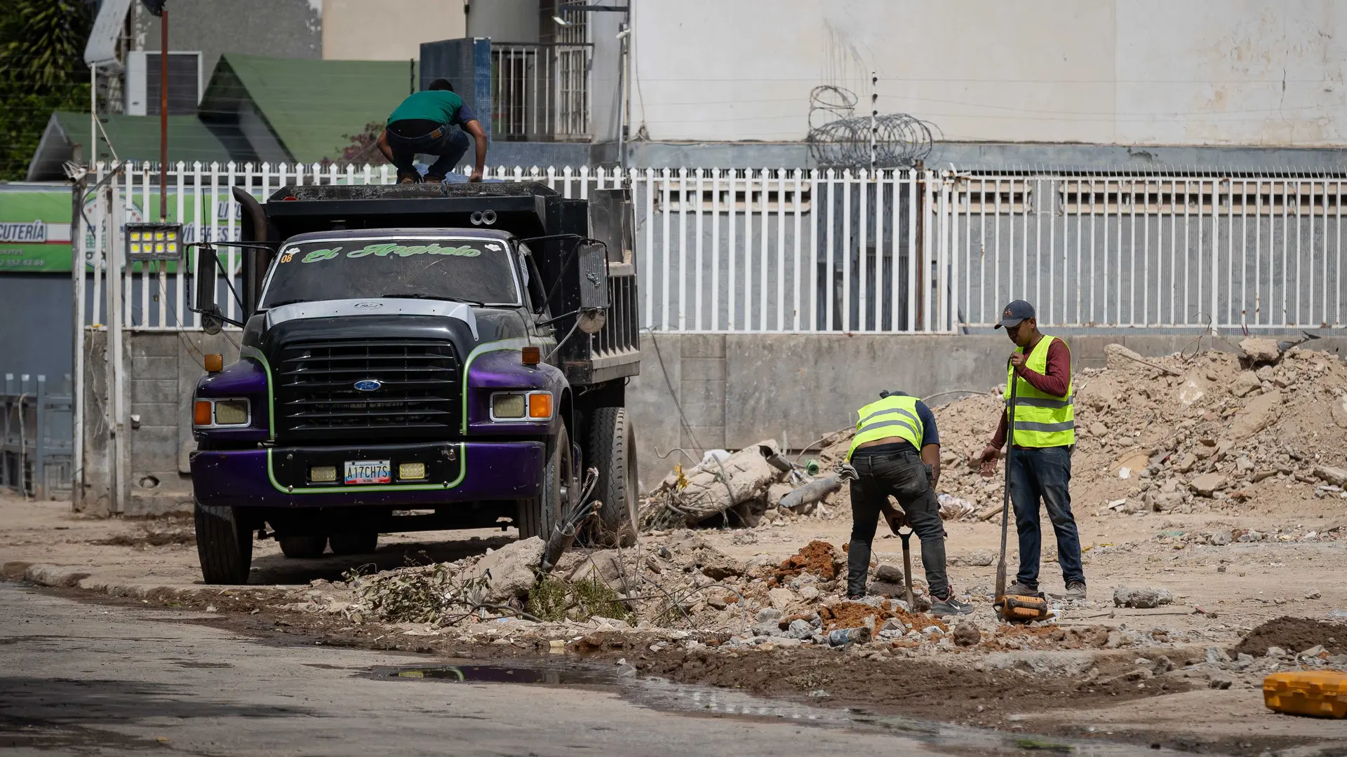 Suben a 3.899 los muertos por el doble terremoto en Venezuela