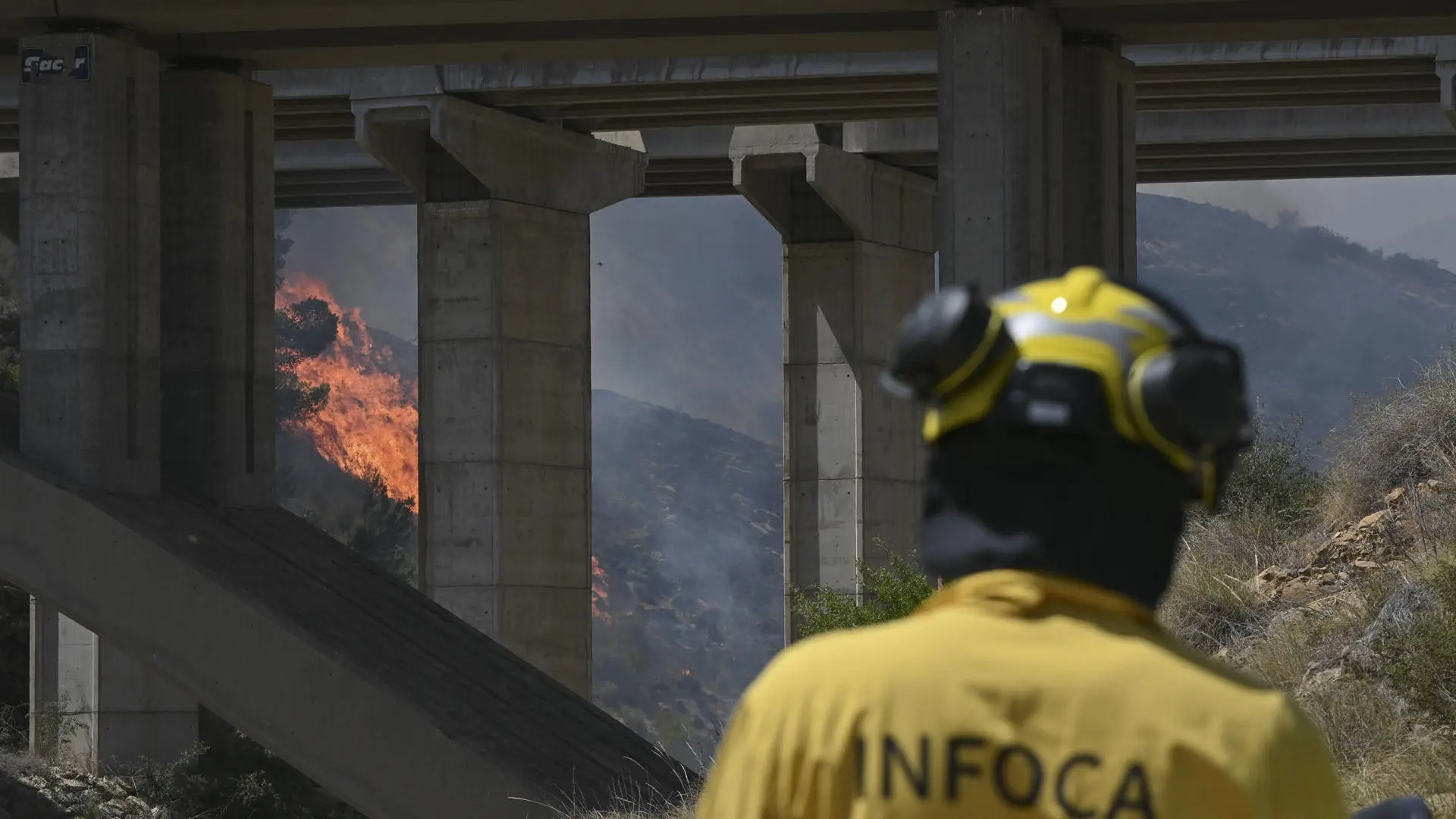 Reino Unido pide a sus nacionales seguir las instrucciones de las autoridades locales ante el incendio en Almería