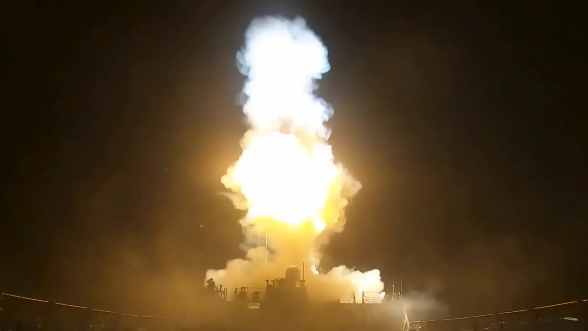Escalada «de máxima gravedad» entre EEUU e Irán tras un bombardeo en Ormuz: los ataques alcanzan países del Golfo y Jordania
