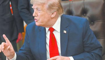Trump amenaza con gestionar el estrecho de Ormuz