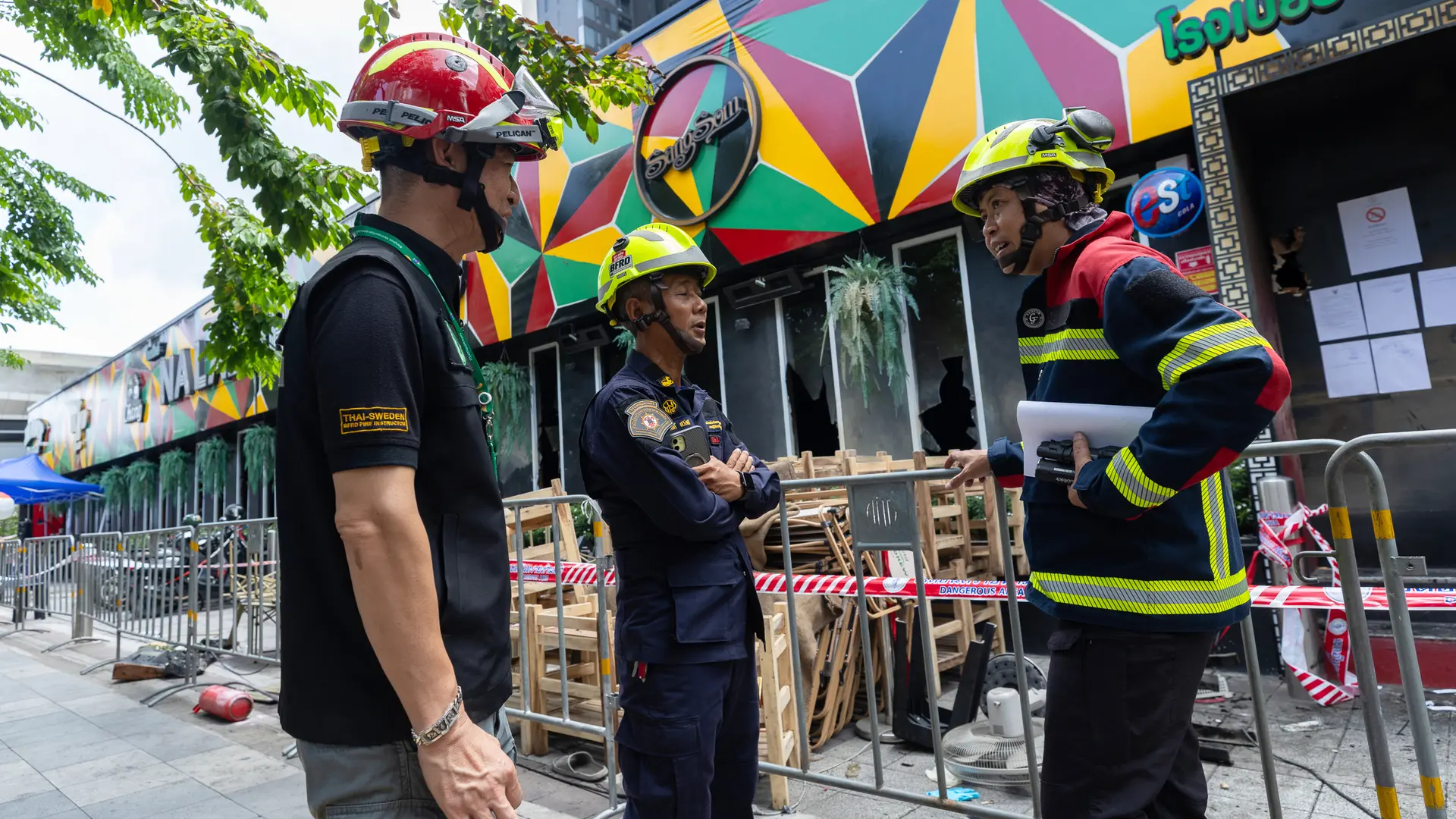 Sube a 30 el número de muertos por el incendio en un bar de Bangkok