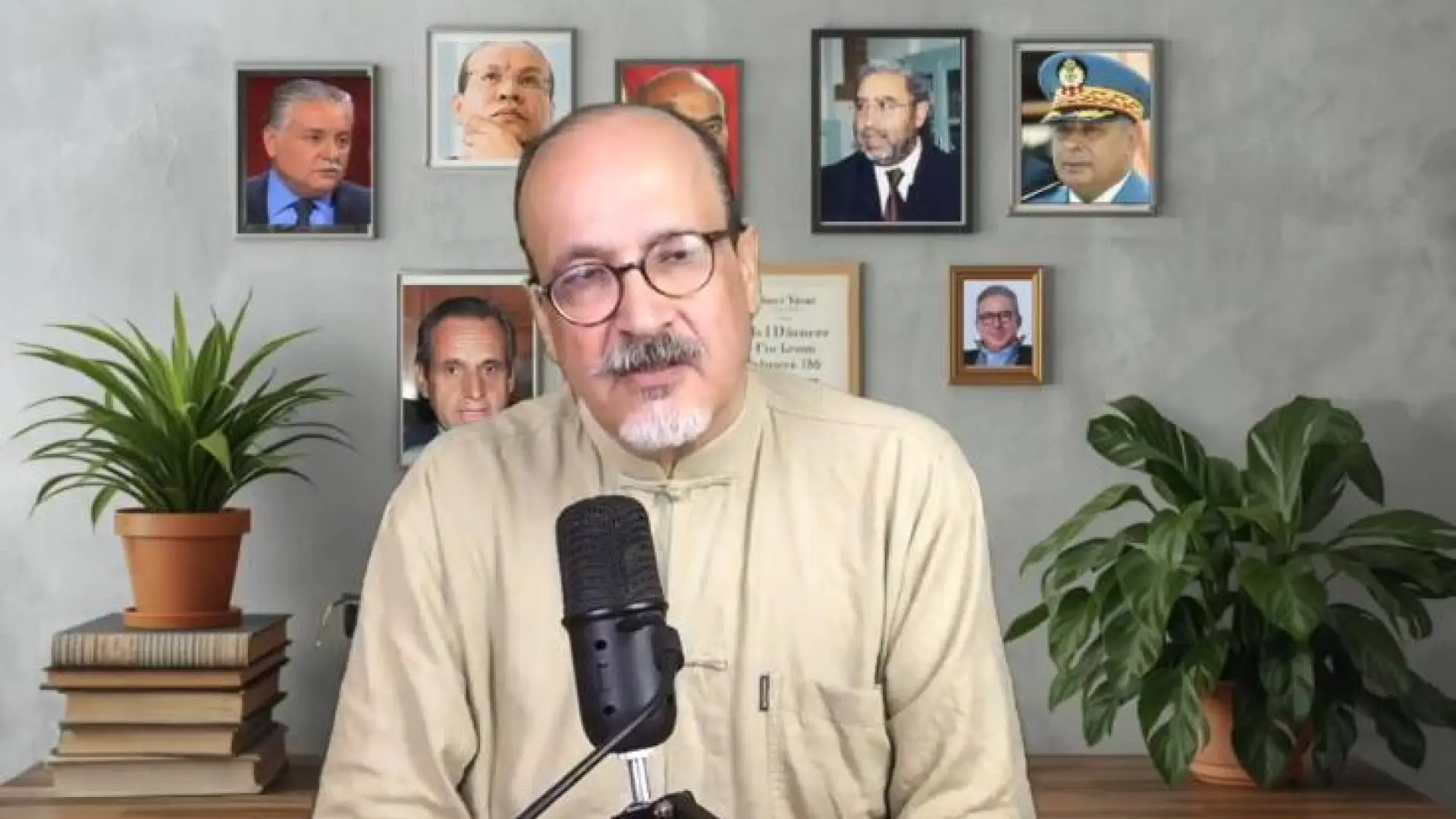 Liberan al periodista Alí Lmrabet tras su detención en un aeropuerto de Marruecos por «difamar» a altos cargos del país