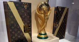 Trofeo del Mundial llegará con estilo en un baúl de Louis Vuitton hecho a medida
