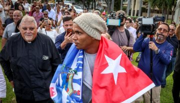 Artista disidente cubano Luis Manuel Otero Alcántara se exilia en Estados Unidos