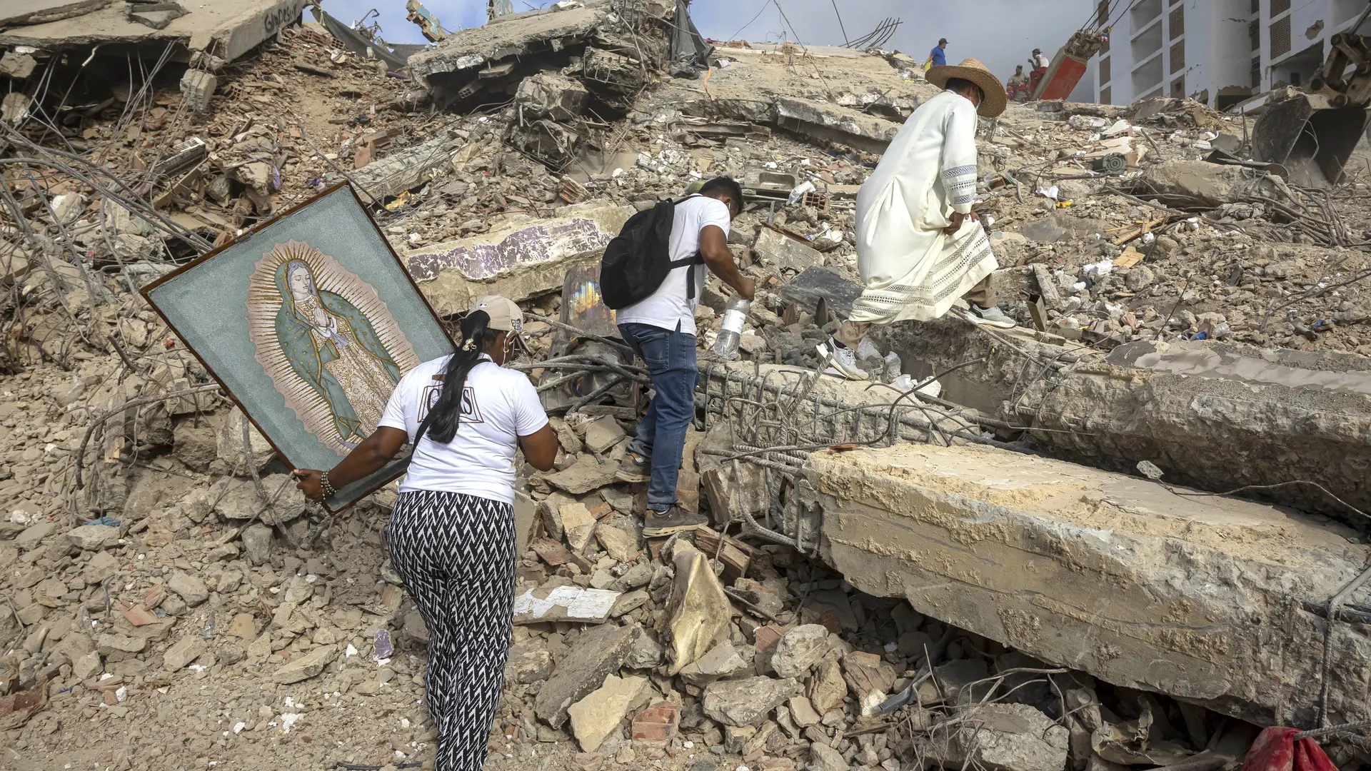 El Gobierno de Venezuela eleva a casi 5.300 la cifra de muertos por el doble terremoto