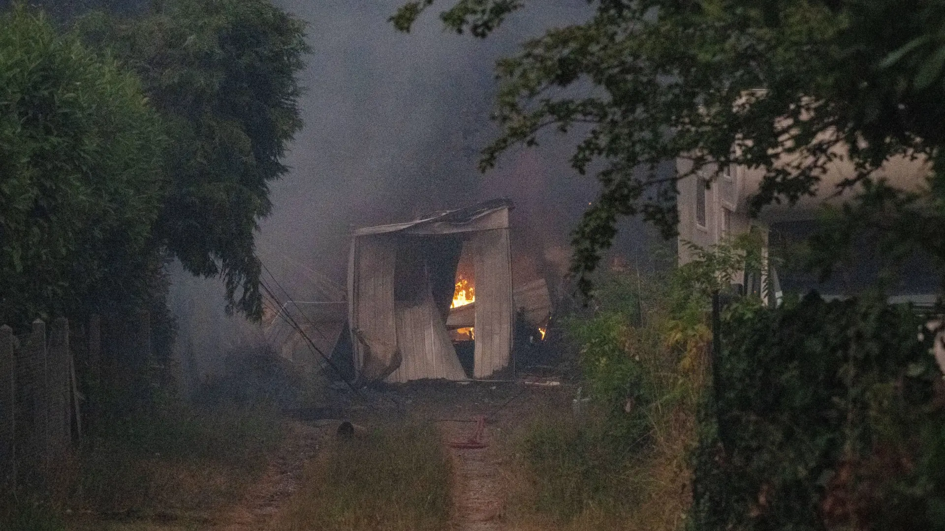 Tres grandes incendios siguen activos en Francia, que pide apoyo aéreo de la UE tras evacuar a más de 40.000 personas