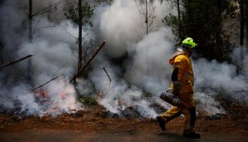 Amainan los incendios en Francia y España, pero surgen nuevos frentes en el sureste de Europa