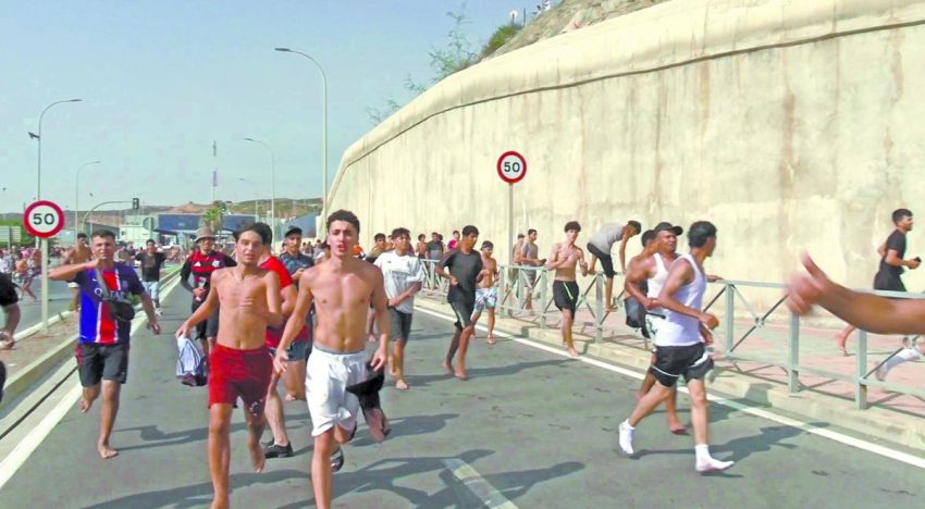 España despliega su ejército en Ceuta
