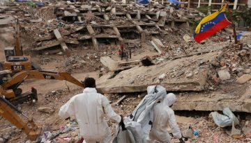 Rescatistas reanudan recuperación de cuerpos en edificio dinamitado tras terremotos en Venezuela