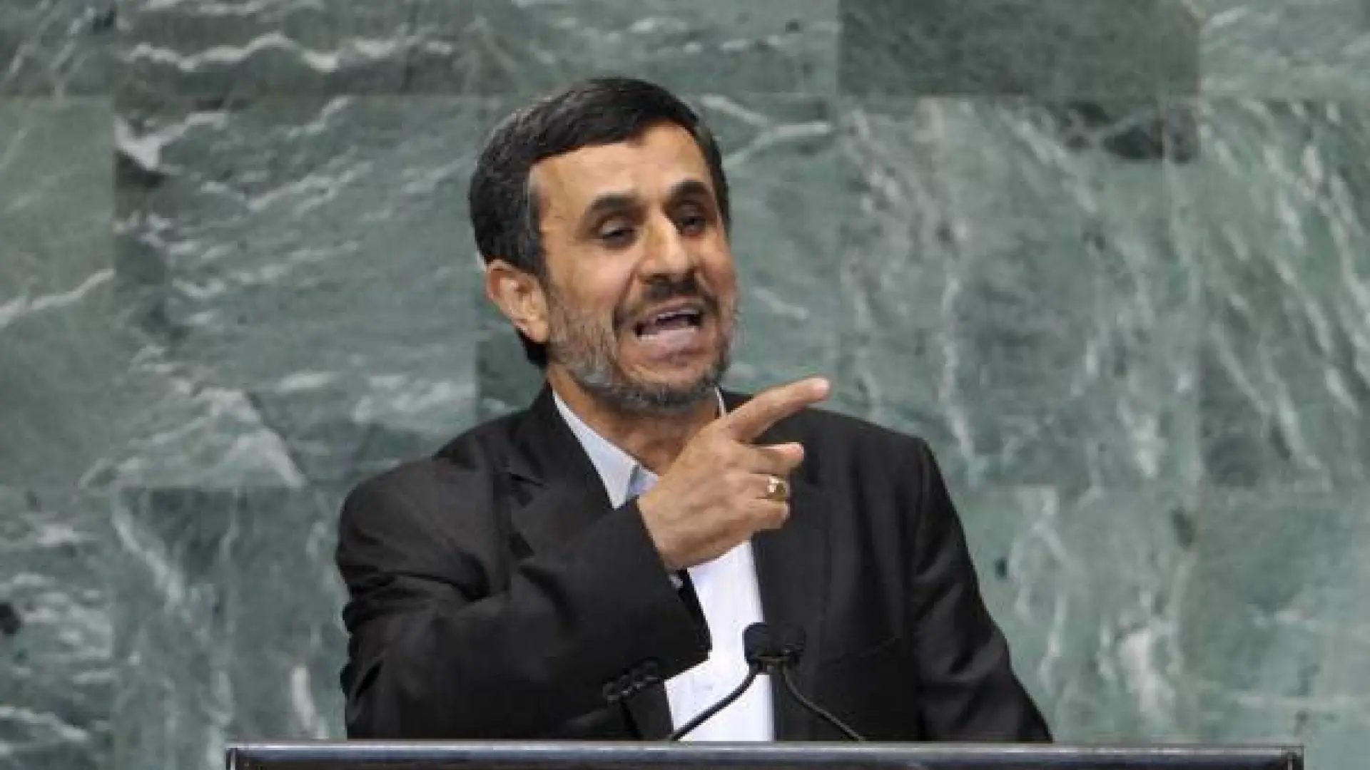 El 'New York Times' revela que Ahmadineyad se reunió con el líder de la Mossad en un plan secreto para hacerle líder de Irán