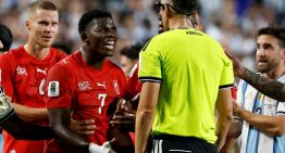 La FIFA respaldó la expulsión de Embolo ante Argentina y salió al cruce de la aclaración de la IFAB