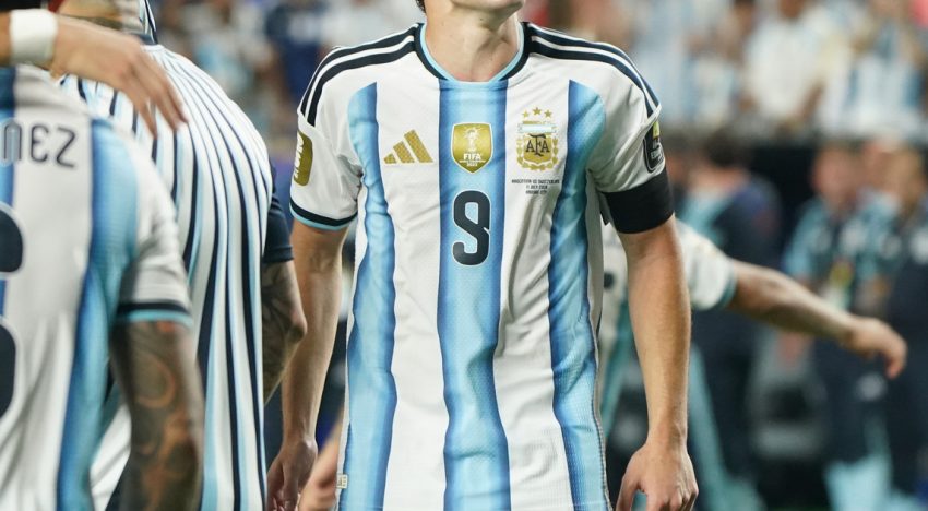 Julián Alvarez, el renacido: el apoyo del numeroso clan que lo sigue y por qué Scaloni lo considera fundamental en la Selección Argentina
