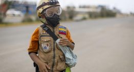 Sebastián Corro, el «topito» venezolano de diez años que salvó a dos mascotas tras sismos (Fotos)