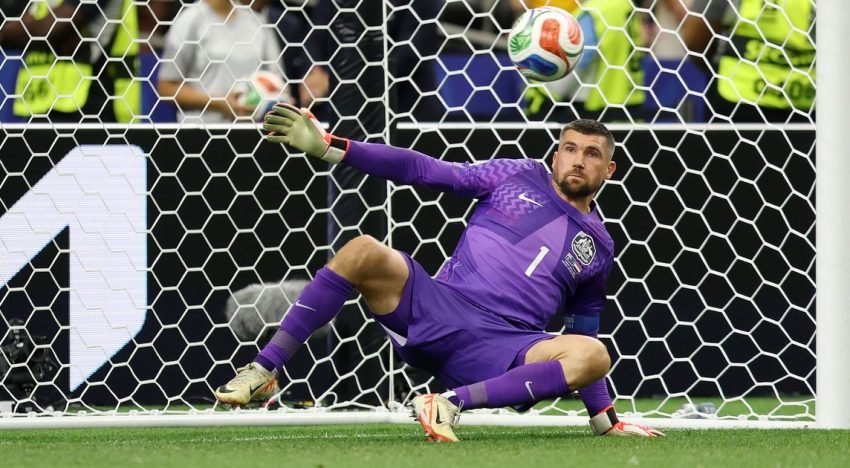 Australia cambió de arquero para los penales frente a Egipto: Mathew Ryan no sólo no atajó ninguno sino que Mo Salah lo dejó en ridículo