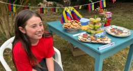 Pequeña de 10 años en Inglaterra vende ponquecitos inspirados en Venezuela para ayudar a los damnificados