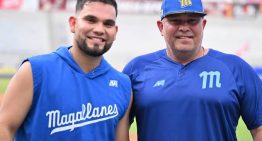 «Sigo creyendo que están vivas»: Eliézer Alfonzo busca a su familia entre los escombros en La Guaira (VIDEO)