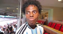 El falso hincha de la Selección: el streamer Speed se puso la camiseta argentina, pero abandonó el estadio con bronca por el triunfo