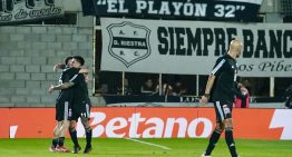 Así fue el extraordinario gol de Alexander Díaz para el impactante 3-0 de Deportivo Riestra frente a Boca
