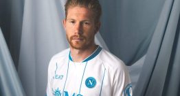Napoli homenajea a la Argentina de Maradona: presentó una camiseta inspirada en su vínculo con el país
