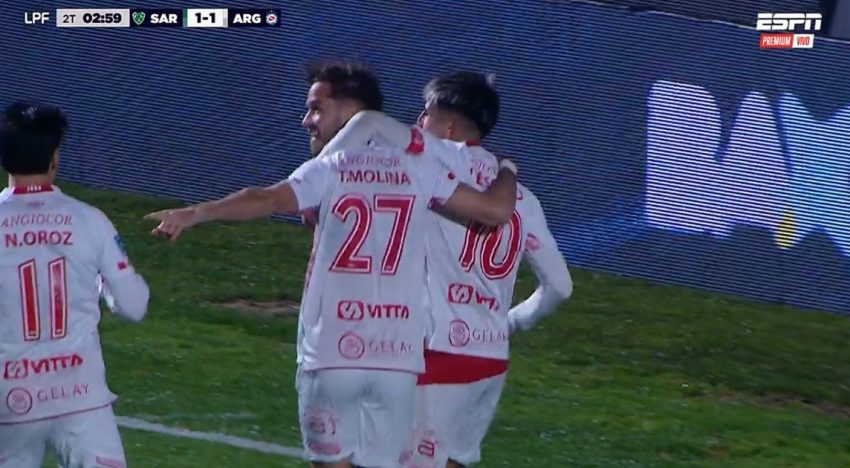 Alan Lescano y un golazo acrobático para el empate de Argentinos Juniors en Junín en la vuelta del fútbol argentino