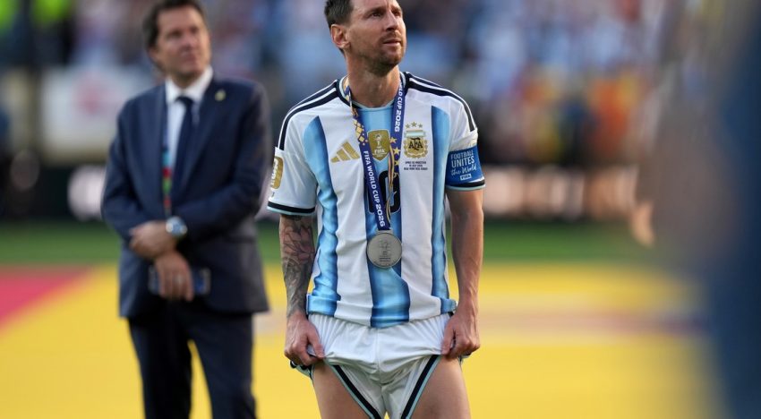 Lionel Messi, elegido mejor jugador del Mundial por la IFFHS: el premio que le negó la FIFA le llega por un «veredicto inequívoco»