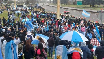 Los familiares de los jugadores de la Selección en Ezeiza: de la chicana del hermano de Tagliafico contra Yamal al orgullo de los Lo Celso por la bandera de Malvinas
