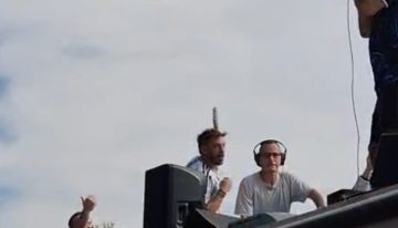 El incómodo momento de Andrés Ciro en el banderazo de los hinchas argentinos en Miami: un policía lo interrumpió cuando tocaba el Himno