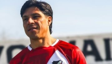 Enzo Pérez fue expulsado en la Primera Nacional: gesto polémico y mucha bronca