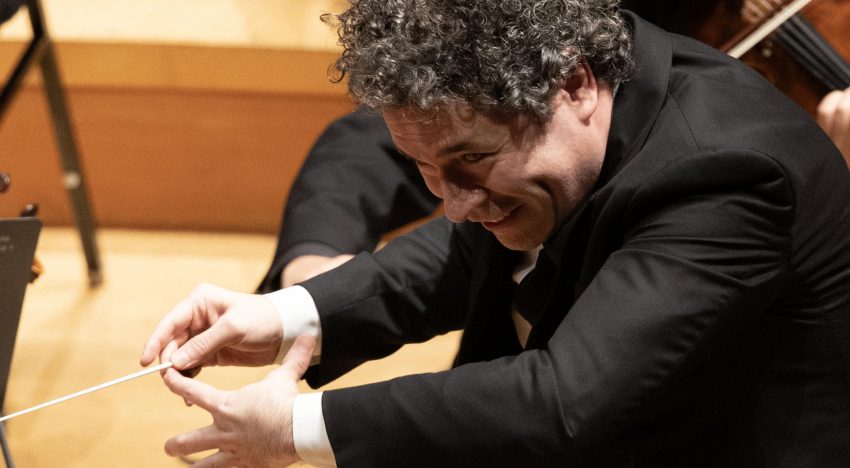 La apuesta de Gustavo Dudamel para reconstruir Venezuela va más allá de la música