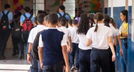 Venezuela retoma clases escolares en estados no afectados por el doble terremoto