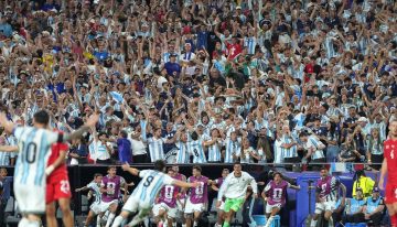 Argentina vs Inglaterra, el partido de «mayor riesgo» del Mundial: refuerzan el operativo de seguridad para evitar incidentes entre hinchas