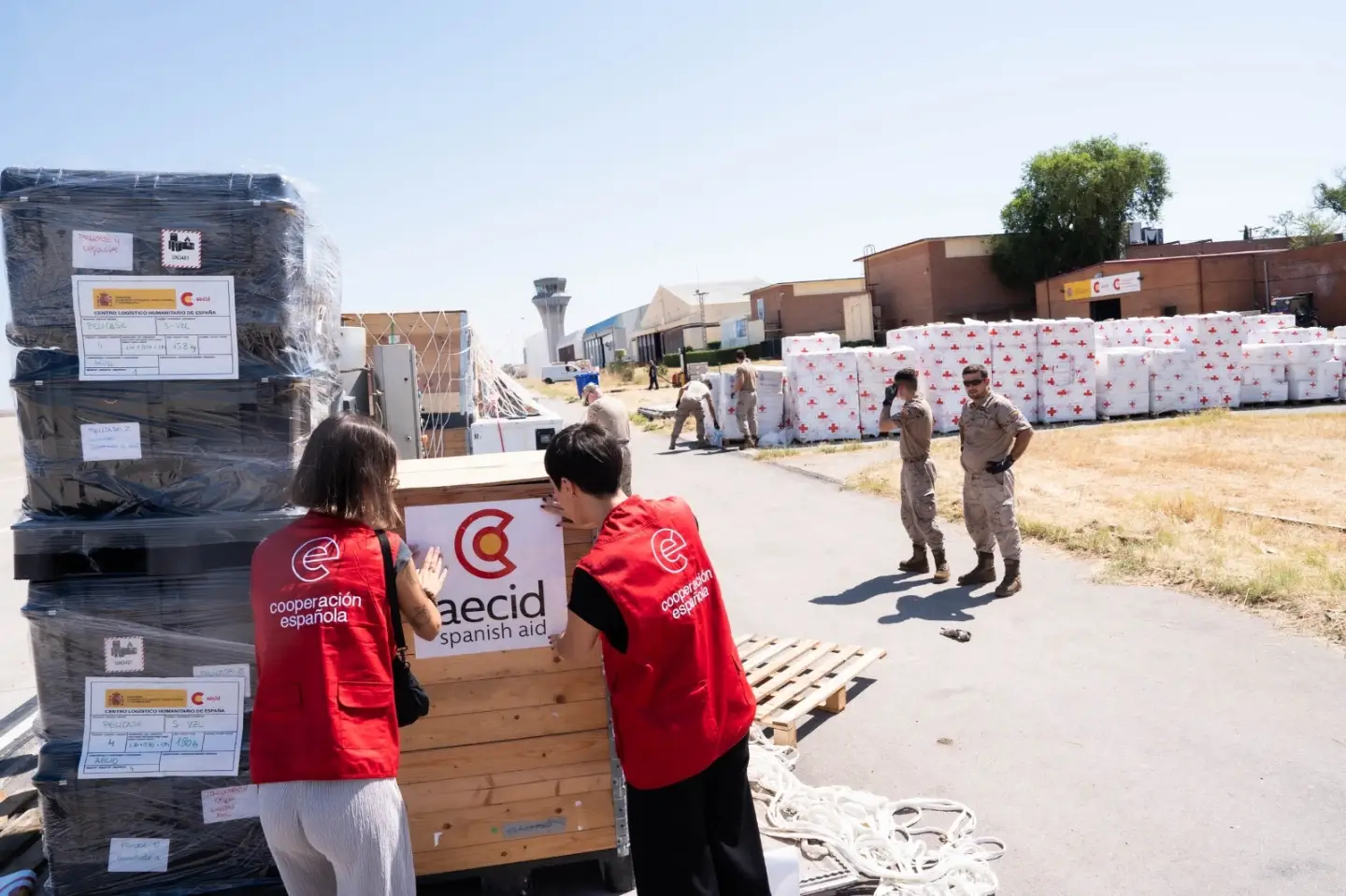 Hospital de campaña español comenzó a atender a damnificados por los terremotos en Caracas