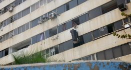 El drama de los venezolanos que vuelven a sus casas destruidas para salvar lo poco que les queda