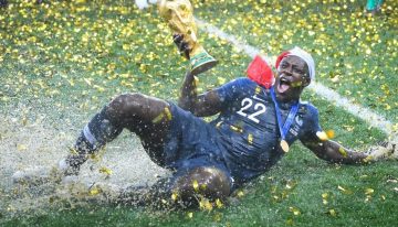 Benjamin Mendy subastó la réplica de la Copa del Mundo que ganó con Francia: cuánto pagaron por el trofeo