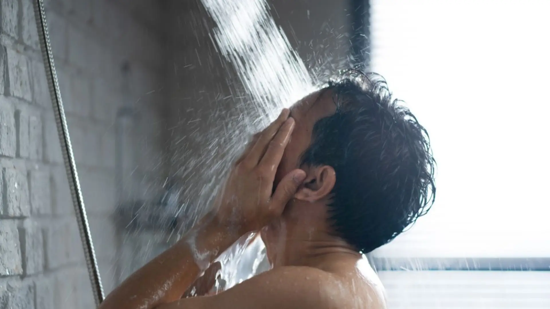 Dr. José Manuel Felices: «Nunca te duches con agua fría porque ese fresco idílico tiene trampa»