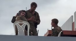 EEUU convirtió el aeropuerto de Maiquetía en una base militar: así transitan decenas de efectivos de la Fuerza Aérea (VIDEO)