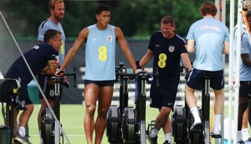 Inglaterra vive un día de tensión en el Mundial: un hombre armado irrumpió en su concentración y aislaron a un jugador por un virus