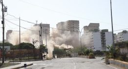 «¡Fuego a la carga!»: Demolieron con explosivos un edificio afectado por los terremotos en La Guaira (VIDEO)